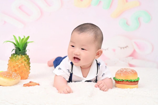 舟山宝宝在妈妈肚子里